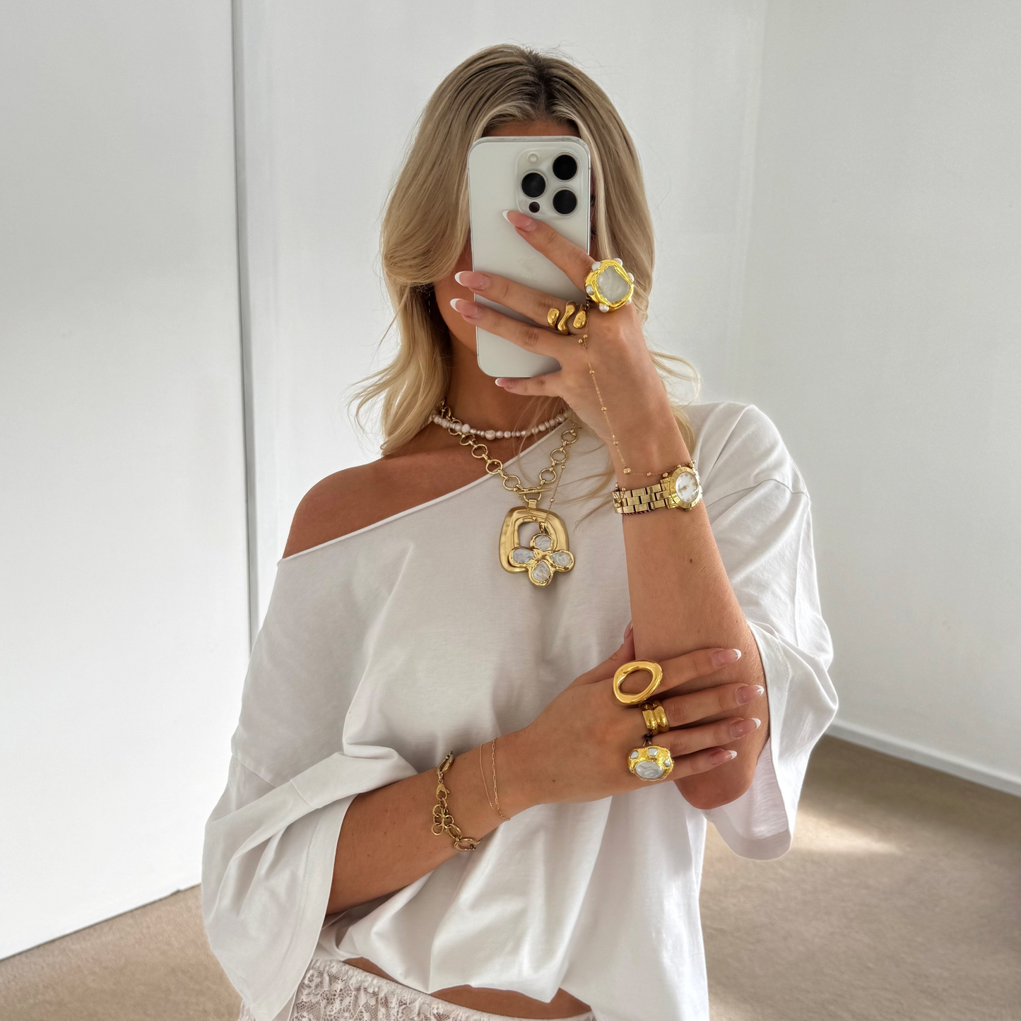 She Loves Me Not Necklace