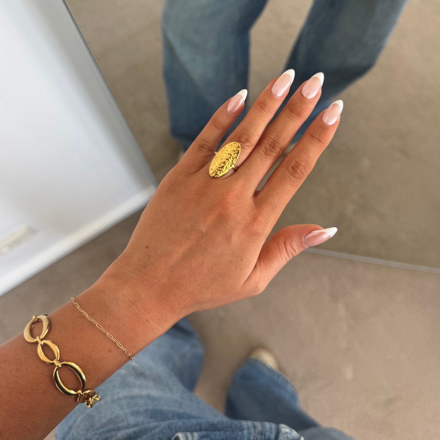 Ova Ring